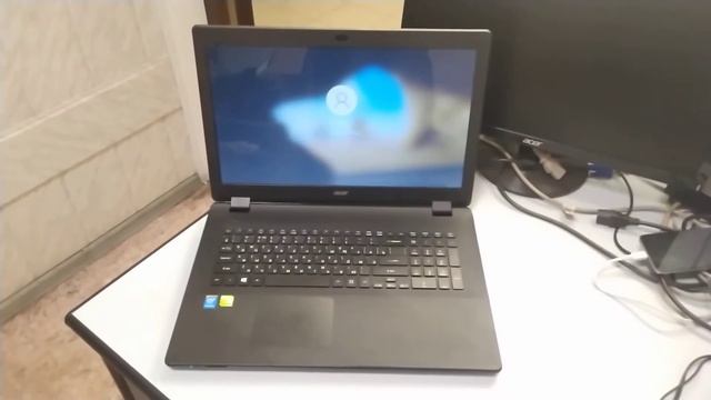 Ноутбук Acer ES1-711G смотреть онлайн