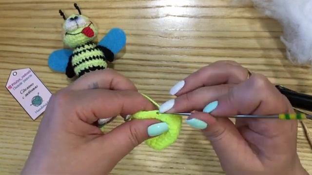 Пчёлка-букашка-жужа игрушка крючком.. смотреть онлайн