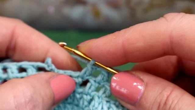 Шапочка крючком для куколки либо зайки либо другого персонажа. смотреть онлайн