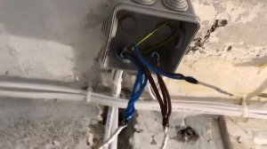 Двушка бетон, разводка проводов и коробки на потолке