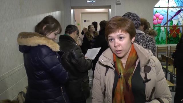 В Уфе родители учащихся школы №8 не согласны переводить детей в школу №95. смотреть онлайн