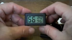 Гигрометр - термометр для инкубатора.