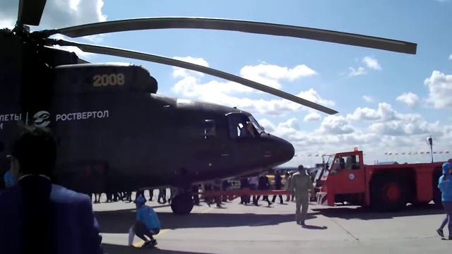 Буксировка вертолета МИ-26 смотреть онлайн