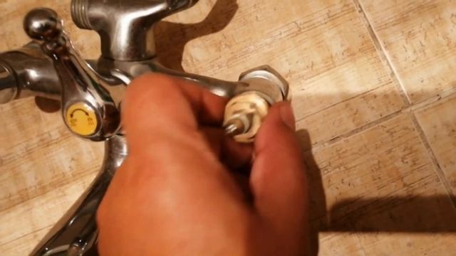 Замена кран буксы на смесителе. Собственный опыт. смотреть онлайн