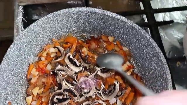 Суп из чечевицы с грибами