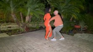 Обалденно красивые песня и танец!!! ЛЮБИМАЯ