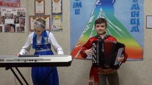 Русская народная песня"Улица широкая"