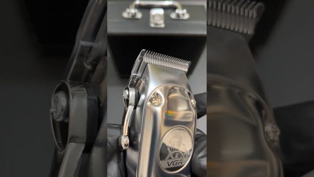 Машинка для стрижки волос VGR V-032 Серебристая смотреть онлайн