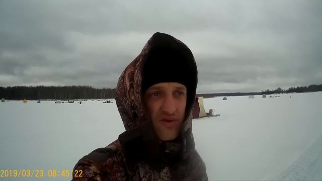 Рыбалка в марте на льду! Закрытие зимнего сезона! И миллион поклевок на Яузе!!