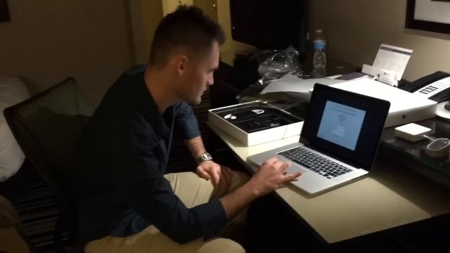 MacBook Pro 15" Retina Display Unboxing смотреть онлайн