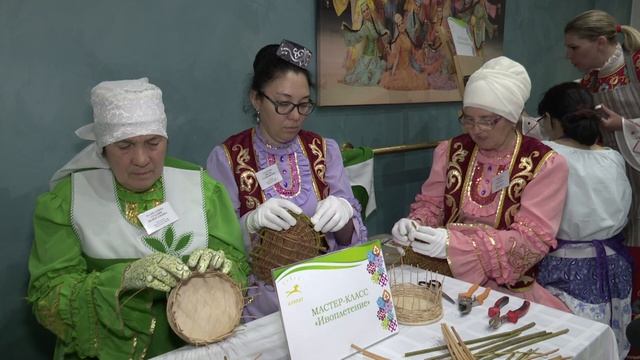 Нурлатцы показали все этномногообразие района