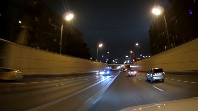 Едем ночью из Таганского района в Москворечье-Сабурово. Октябрь 2022г. смотреть онлайн