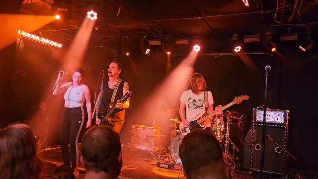 Laura Jane Grace LIVE - Karma too Close NEW SONG - Underground Arts ,Philly 3/06/24 смотреть онлайн