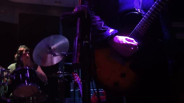 CARMINE APPICE / RONDINELLI / DEMARTINO - HOT LEGS - LONG ISLAND, NY 8/21/12 смотреть онлайн