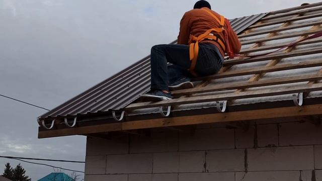 Монтаж кровли из профнастила смотреть онлайн