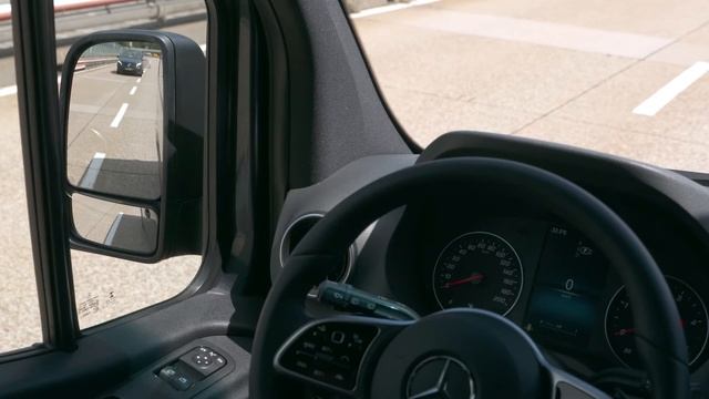 Новый Mercedes-Benz Sprinter - предугадывает ваши потребности! смотреть онлайн