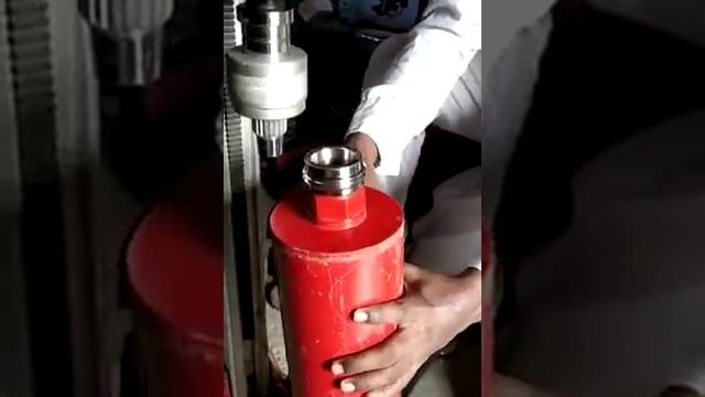 HILTI DD 120 core drill works with BL compatible core bits. смотреть онлайн