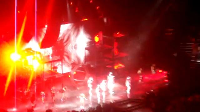 Bad Romance - Lady Gaga Live at Excel Energy Center in St Paul смотреть онлайн