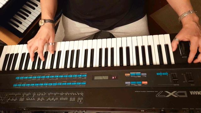 Yamaha DX7 + TX802 + TX81Z (combo) смотреть онлайн