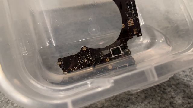 $20 MacBook Pro 2016 - Fixable? смотреть онлайн