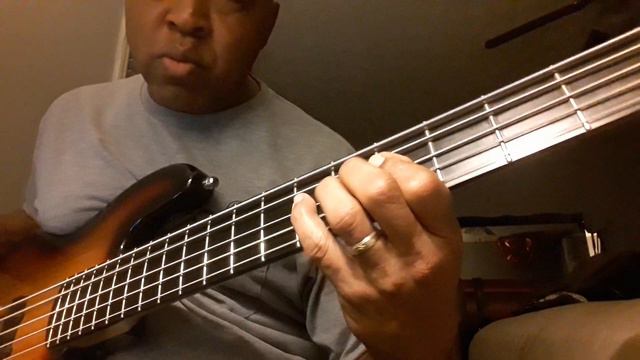 Squier Deluxe active jazz bass V смотреть онлайн