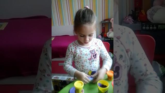 Ариша про набор PlayDoh Переполох миньонов смотреть онлайн