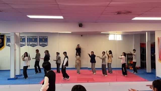 TXT/Chase that feeling (Saturday KPOP Dance Class) смотреть онлайн