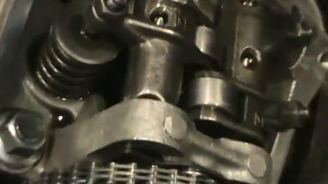 Сняли клапанную крышку смотреть онлайн