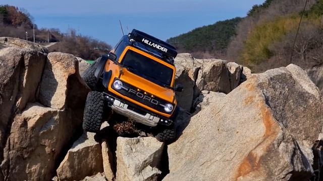 RC Car Traxxas TRX4 2021 Ford Bronco Riverside Adventure (H-Tech Raptor Kit) смотреть онлайн