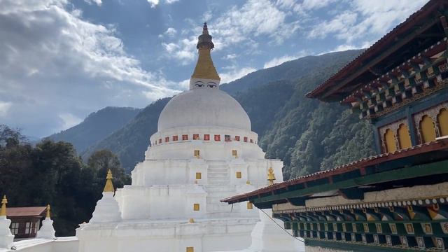 Chorten kora ( Wish fulfilling Stupa ) смотреть онлайн
