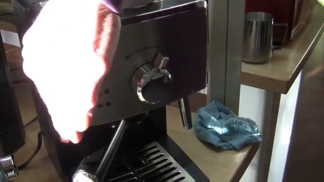 Crew Review: Poemia Class and Burr Grinder смотреть онлайн