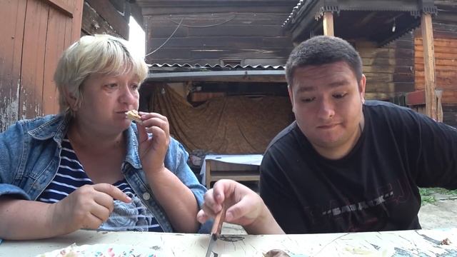 Обед в ограде с Мамой ливерной колбасой смотреть онлайн