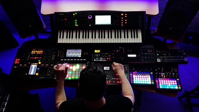 Progressive House and Melodic Techno Mix // Live // Clownfest смотреть онлайн