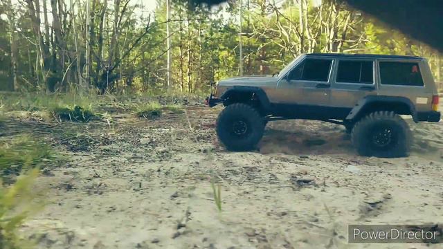 Покатушки по лесу. Трофи Jeep Cherokee XJ 1/10 Injora, MN86K Mercedes Benz Gelendwagen 1/12.