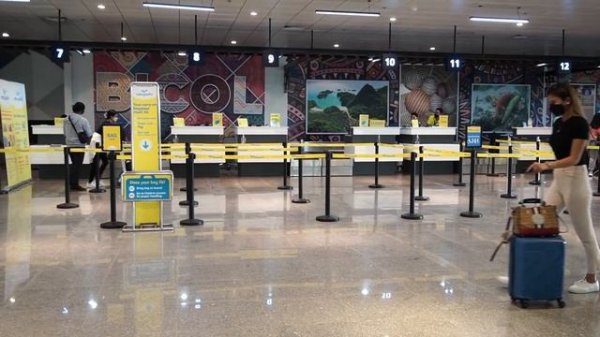 FLYING FOR THE FIRST TIME? (Domestic): Travel Tip, Airport Walk, Flight Preparation | Jen Barangan