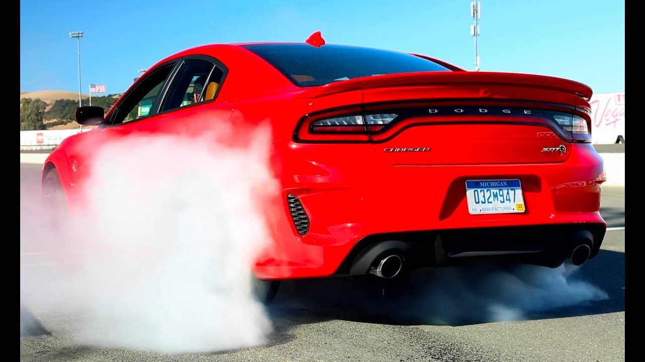 Dodge Charger SRT Hellcat 2020 - седан Super Sport с мощностью 707 л.с. смотреть онлайн