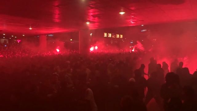 Entrada Ajax Amsterdam Part II (Ajax - Vitesse 18-12-2014) смотреть онлайн