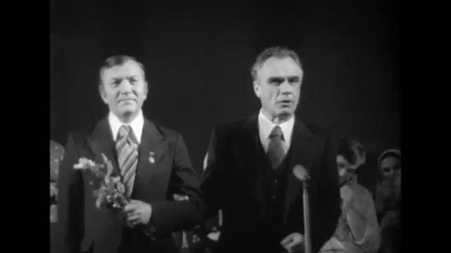«Память в подарок» нар. арт. РСФСР Иван Ромашко 1980 г. смотреть онлайн