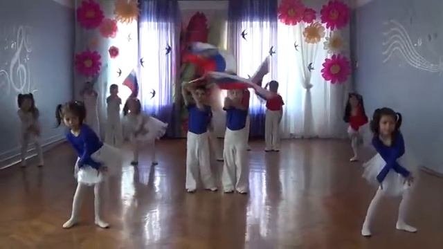 Детский эстрадный танец Мы дети России смотреть онлайн