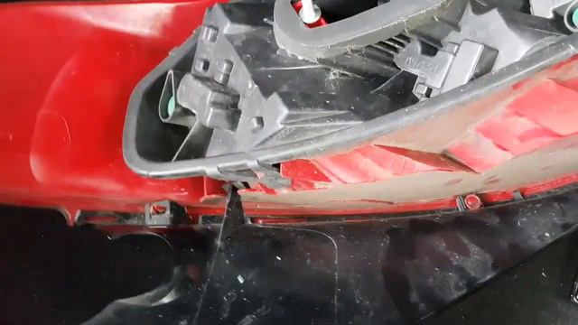 Demontage feu arrière gauche 308 de 2010 смотреть онлайн