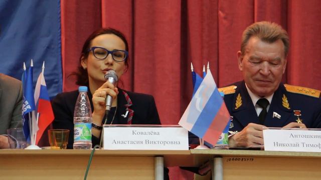 Ответ на вопрос кто Ваш герой. Встреча с жителями школа 1015 , район Ново-Переделкино смотреть онлайн