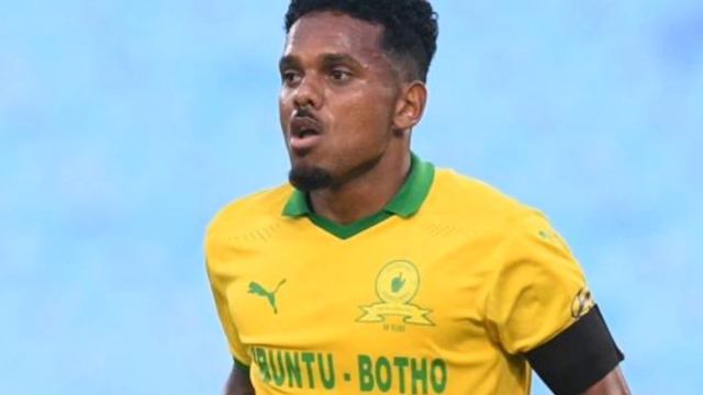 Bobby Motaung Adress Fans Why Kaizer Chiefs Didn't Go For Kermit Erasmus & Percy Tau смотреть онлайн