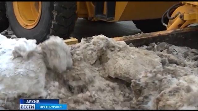 На неделе в Оренбурге выпал долгожданный снег, коммунальные службы работали в усиленном режиме смотреть онлайн