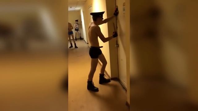 ПОЧЕМУ НЕ СТОИТ ЛЕТАТЬ НА САМОЛЕТАХШОК, УЛЬЯНОВСК СНОВА ЗНАМЕНИТ смотреть онлайн