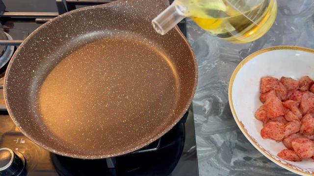 Салат хрустящая курица в паназиатском соусе. Хит салат 2024. Салат из брокколи и курицы. Салаты смотреть онлайн