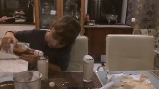 Как сделать молочный коктейль, часть 2.