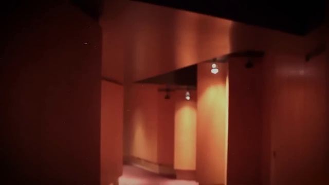 A Look Inside Whitney Houston's Abandoned House смотреть онлайн