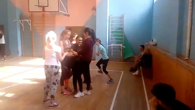 Урок физической культуры. 11 класс смотреть онлайн
