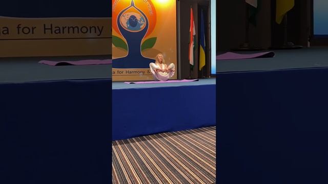 Йога-танок на Фесті Міжнародного Дня Йоги в Києві, 17 червня 2023 смотреть онлайн