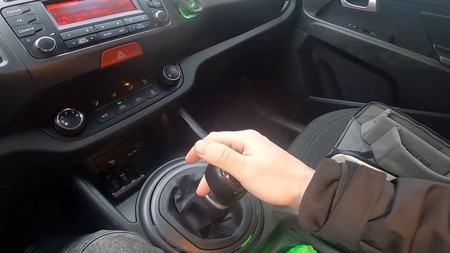 How to Enter Reverse Gear in Kia Sportage III ( 2010 – 2016 ) | Put On Reverse Gear смотреть онлайн